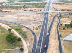 Từ Cao tốc Cam Lâm - Vĩnh Hỏa có thể đến những điểm du lịch nào?