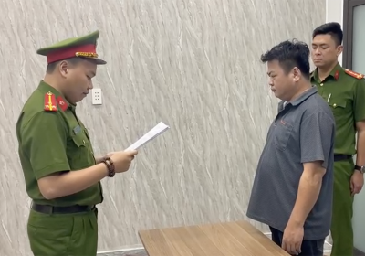 Chuyên án bắt giữ đại gia lừa đảo bằng chiêu tổ chức đấu giá ở TPHCM